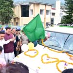 उत्तराखंड: सीएम धामी ने भीमताल नगर को साफ एवं स्वच्छ बनाए रखने के उद्देश्य से पांच नए कूड़ा वाहनों को हरी झंडी दिखाकर रवाना किया