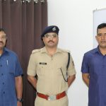 बागेश्वर:बागेश्वर पुलिस के जवान मुख्य आरक्षी राजेश चन्द्र पाण्डेय व मुख्य आरक्षी मनोज कुमार पाण्डे को अपर उप निरीक्षक पद पर पदोन्नत हुए ।