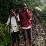 बरसात में मार्ग बंद होने से ,  11 किमी डोली का सफर, घायल ग्रामीण को बरसात में सड़क तक पहुंचाया