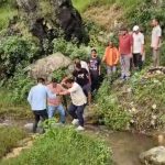 बागेश्वर/ कपकोट:वडयूडा में आपदा प्रभावित परिवारों से मिले हरीश ऐठानी, नुकसान का लिया जायजा